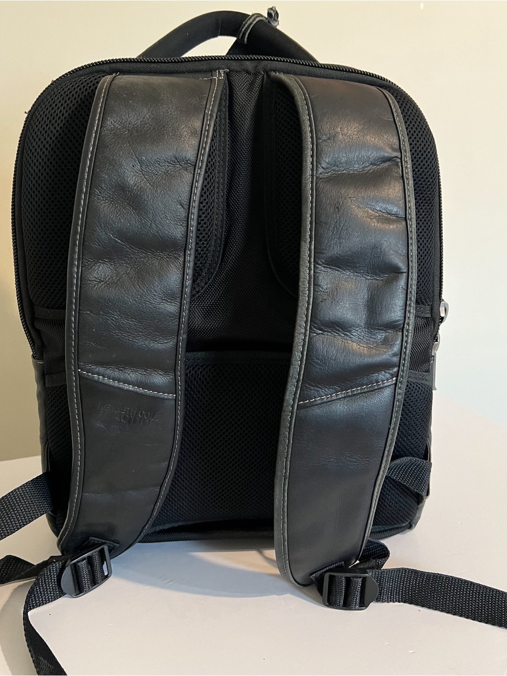 Kenneth Cole Reaction Black Leather Business Backpack - Picture 3 of 6